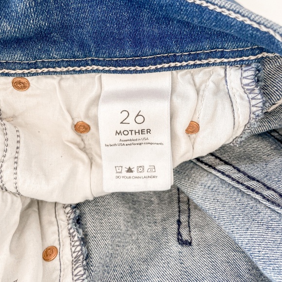 Mother The Weekender Fray Flare Jeans in Graffiti Girl 26 - Picture 11 of 12